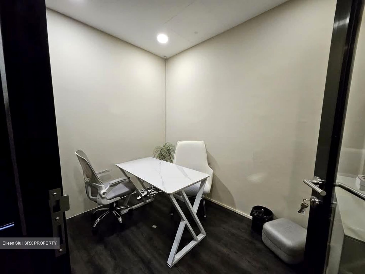 Hongkong Street (D1), Office #543709251